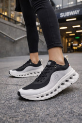 On Running Cloudtilt White/Black